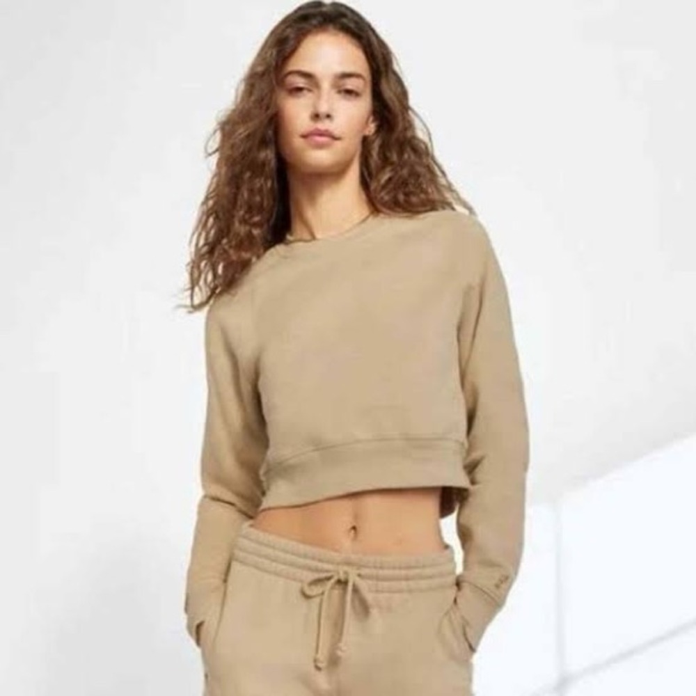 Aritzia TNA AIRY AF Tan Crop Top size 3